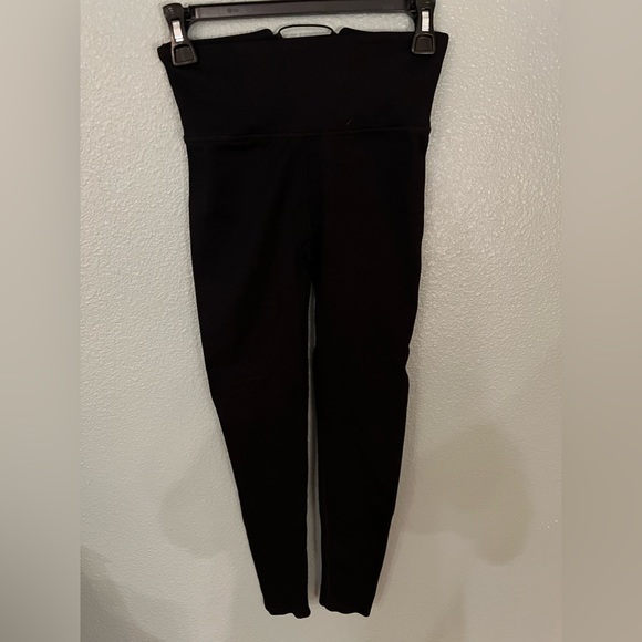 Fabletics High-Waisted Seamless Rib Legging - Picture 5 of 5